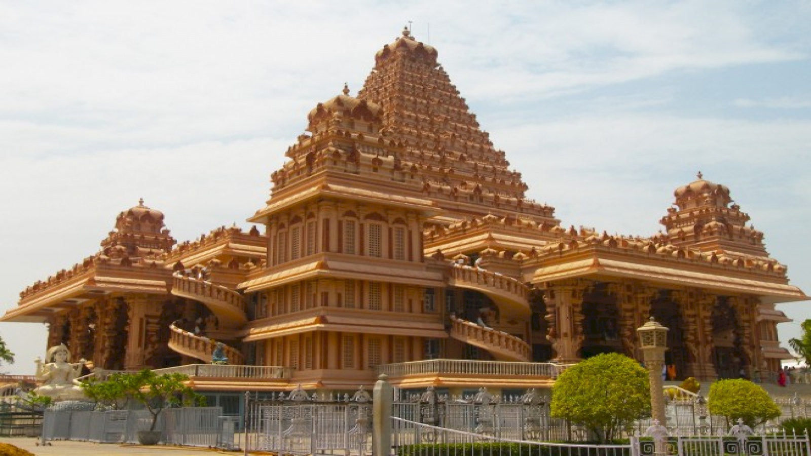 Chattarpur Temple