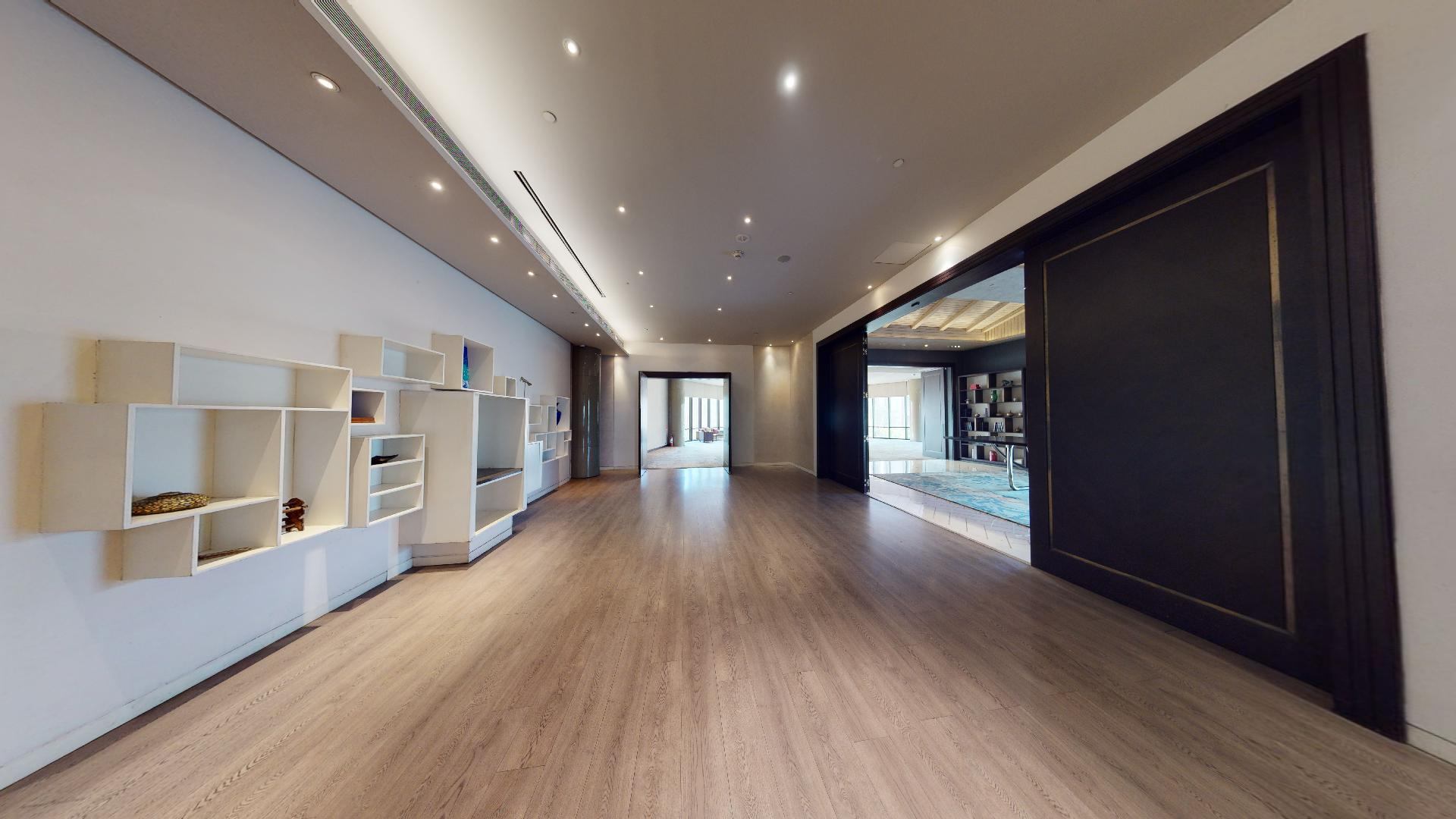 Salon west