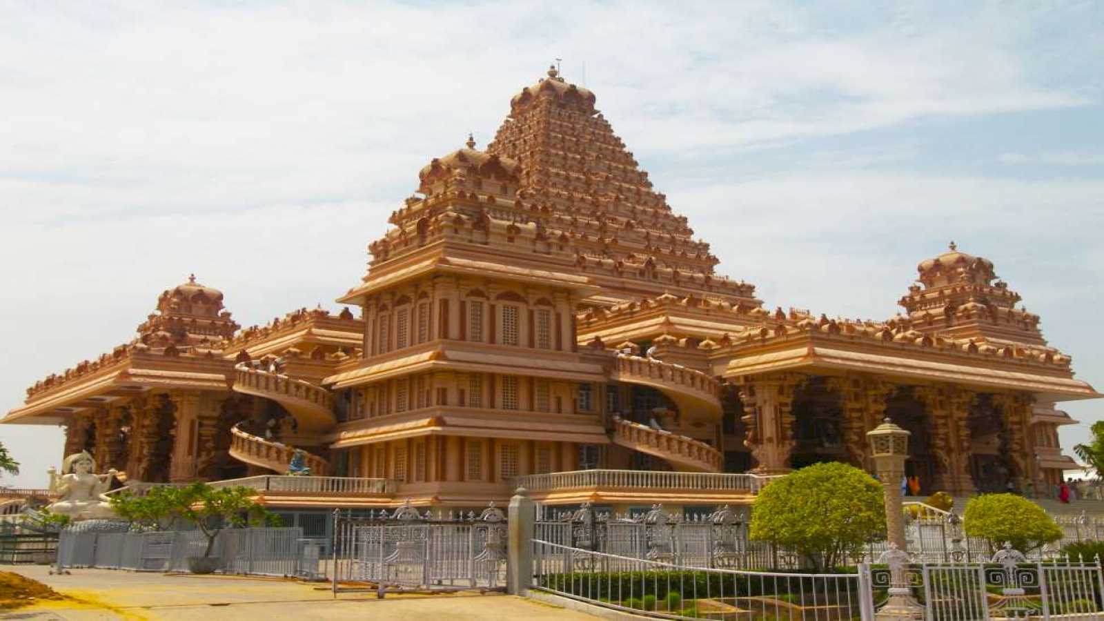 Chattarpur Temple