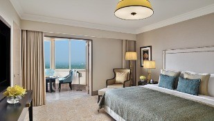 Taj Club Balcony Suite 1 Bedroom King Bed