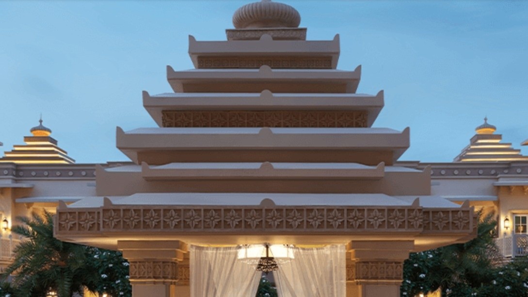 Gazebo Dinning
