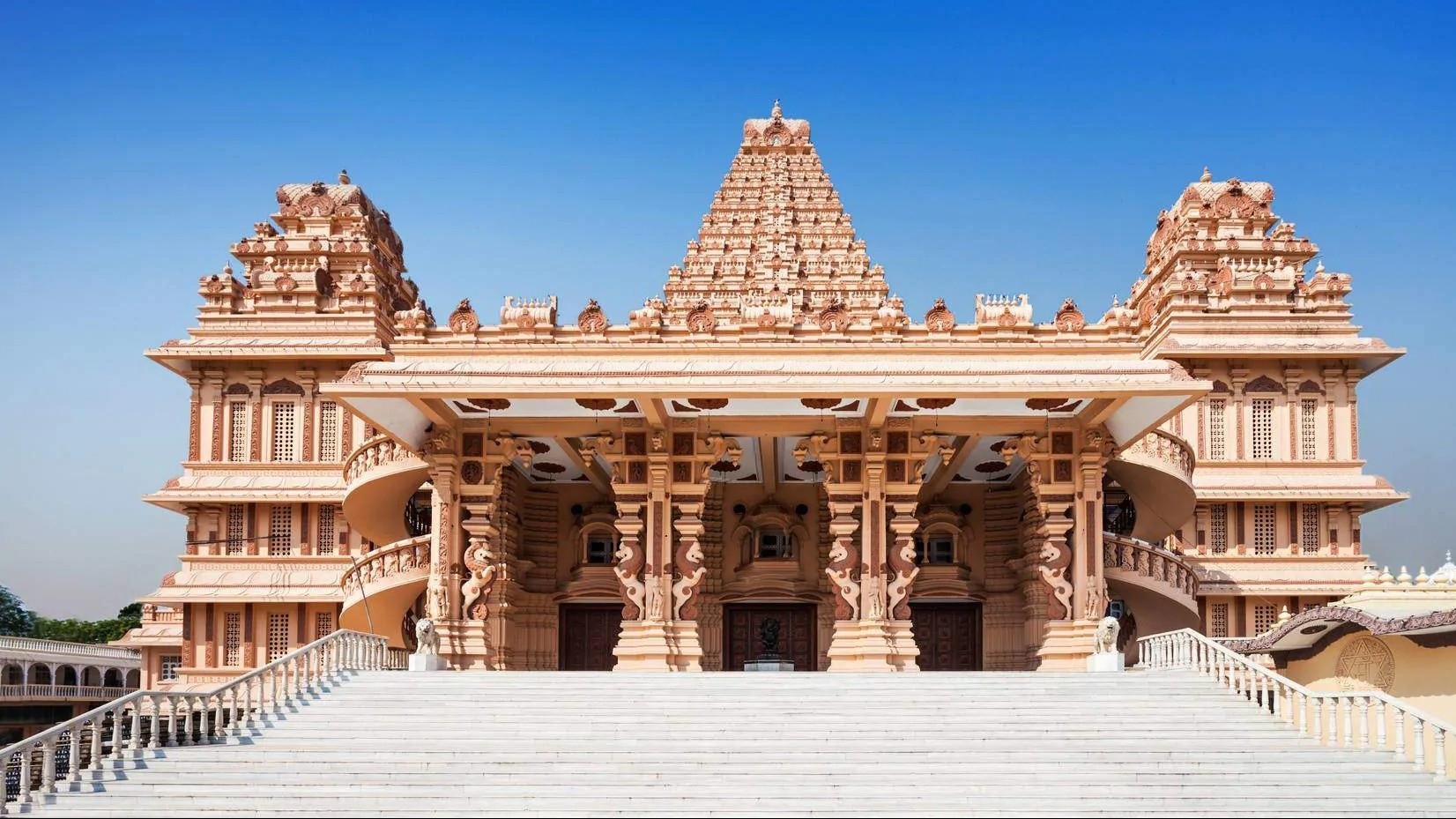 Chattarpur Temple