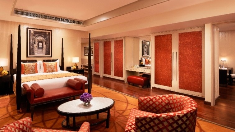 Luxury Suite 