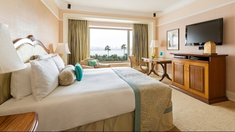 Executive Suite Pool View
