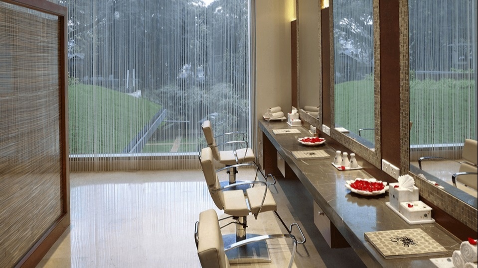 Salon Di Wills
