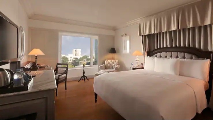 King Hilton Executive