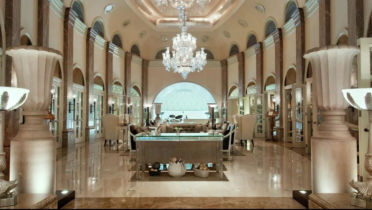 Crystal Lounge