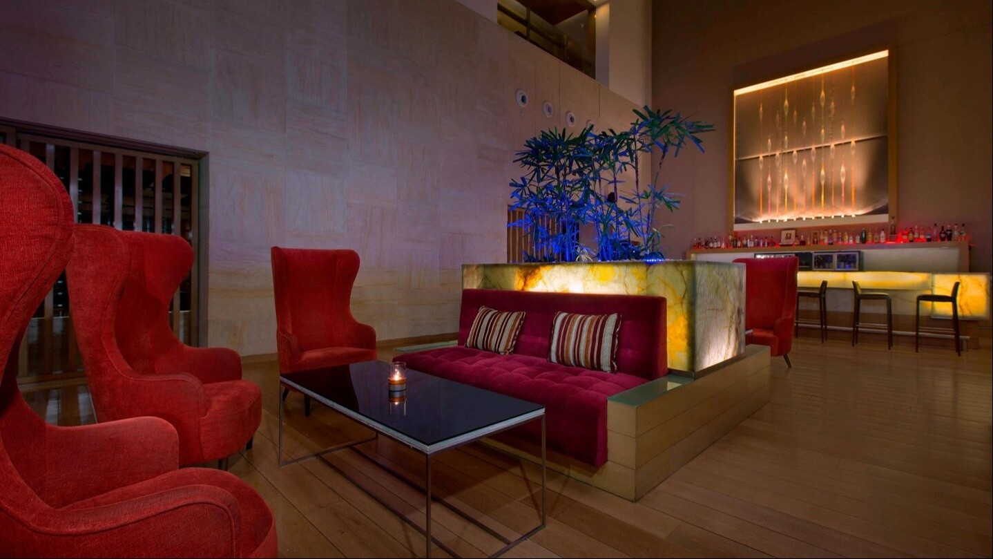 18 The Lounge
