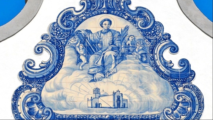 Find a Hand-Painted Tiles