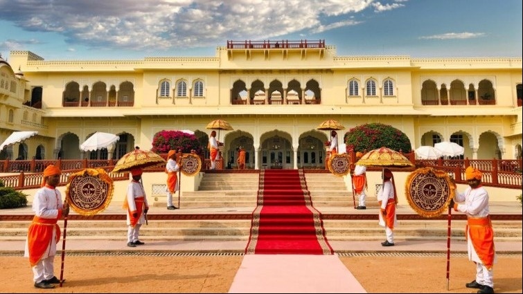Spectacular Arrival