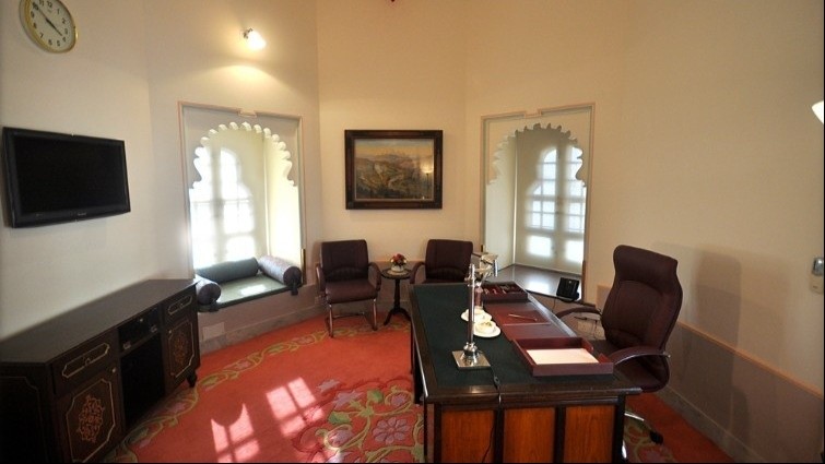 Jade Meeting Room