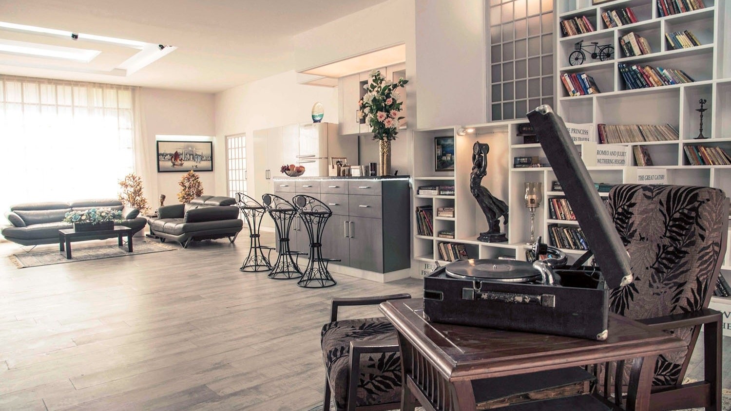 Penthouse Studio
