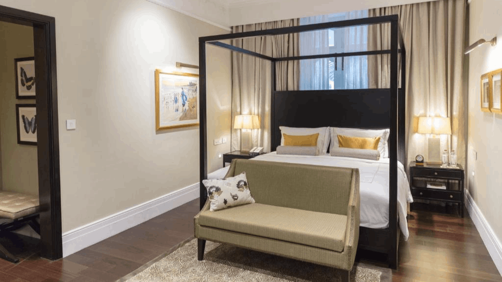 Colonial Suite