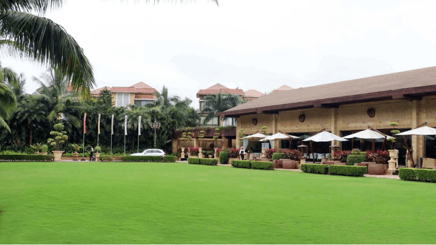 BALLROOM LAWN