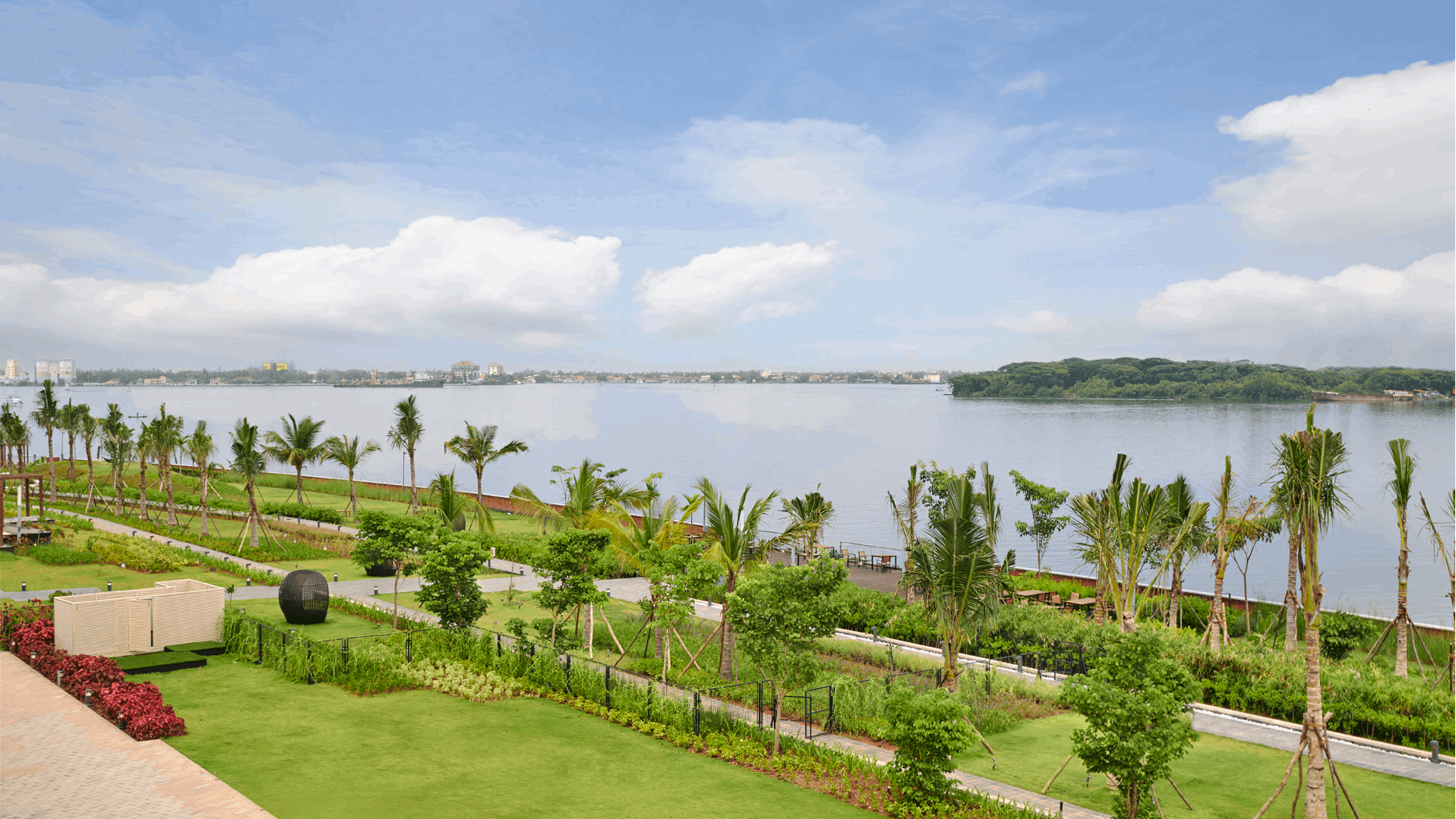 PALM LAWNS