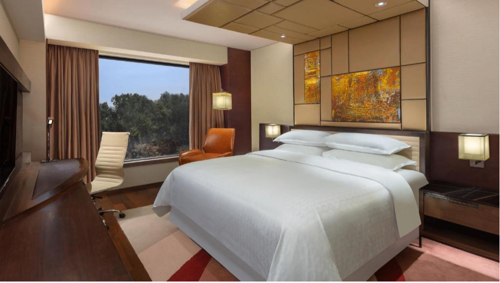 Junior Suite with Club Lounge Access