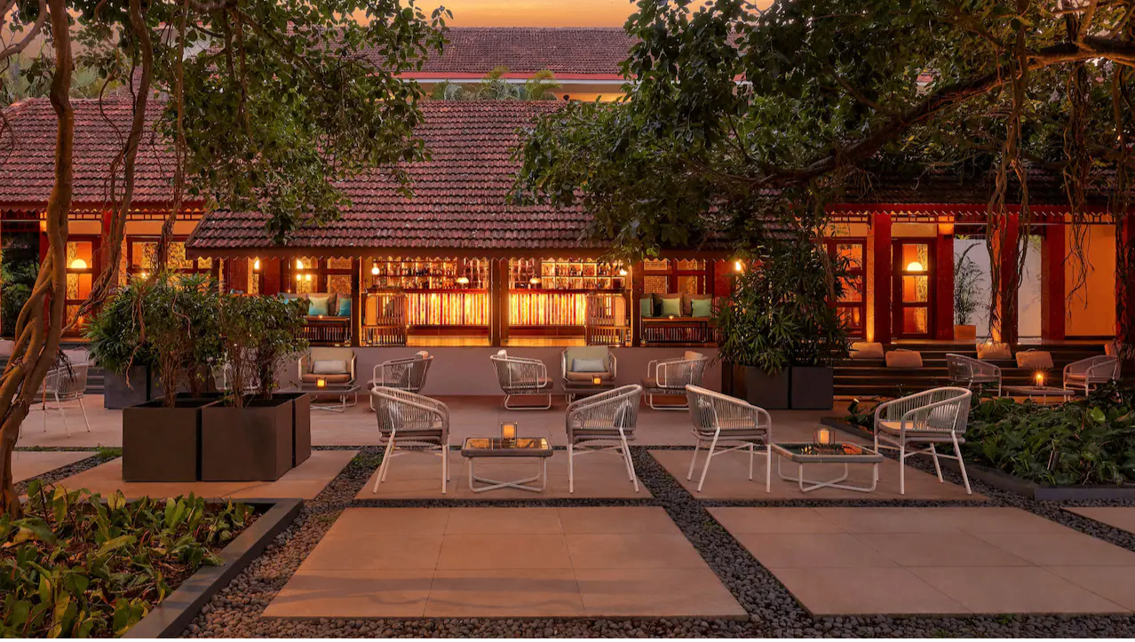 Courtyard Bar