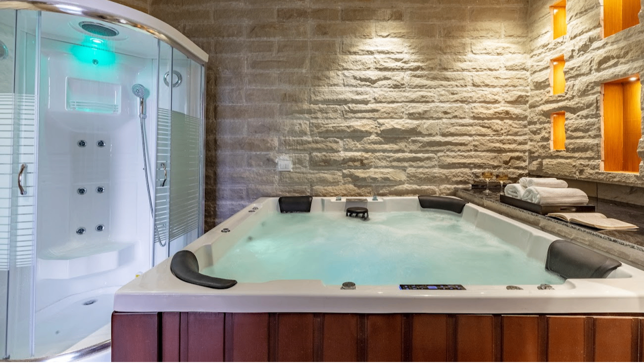 Jacuzzi Room