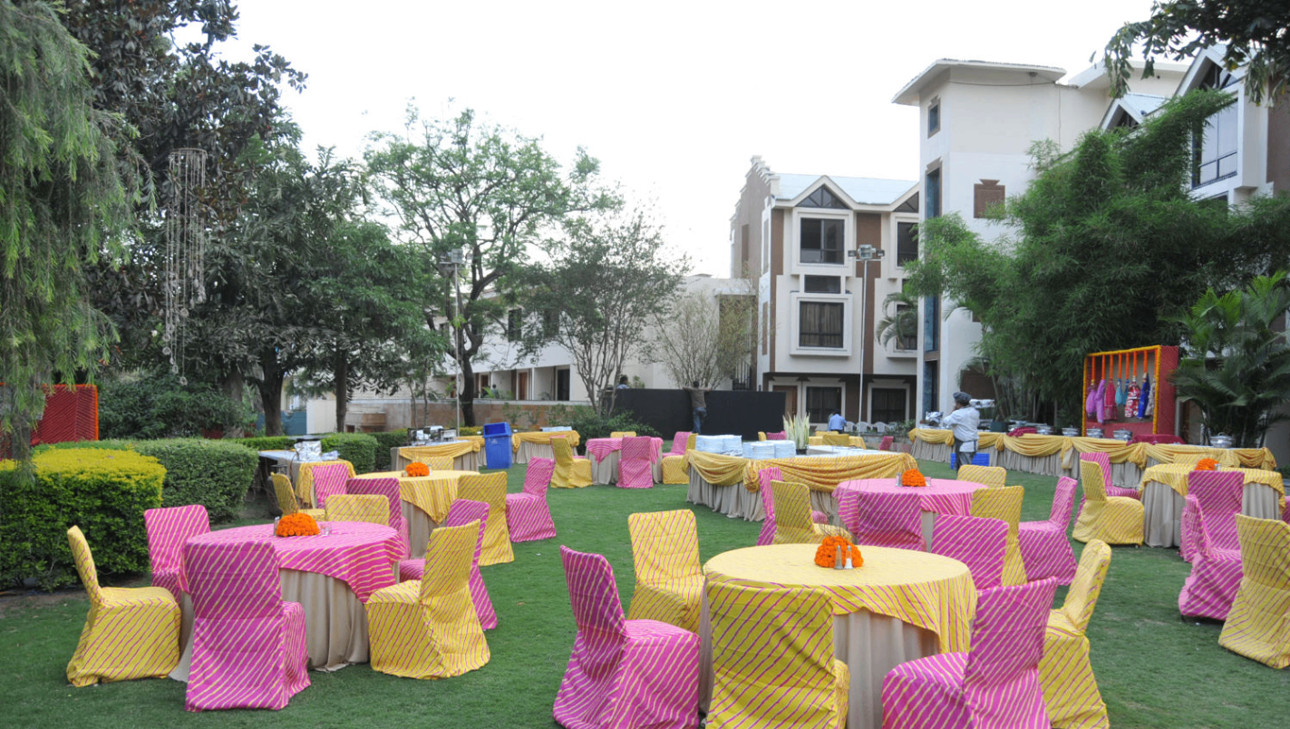 Main Lawn