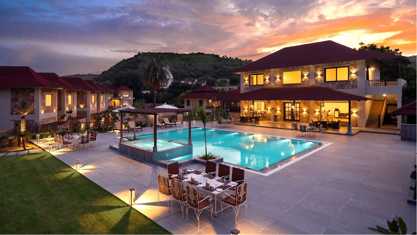 Neer - The Pool