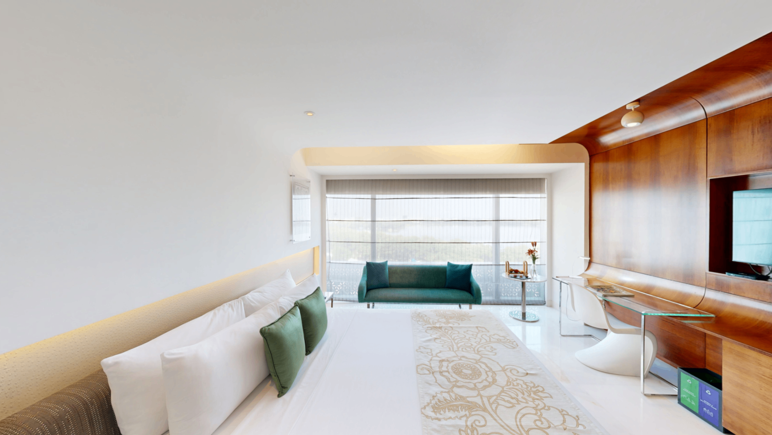 Lake View Room