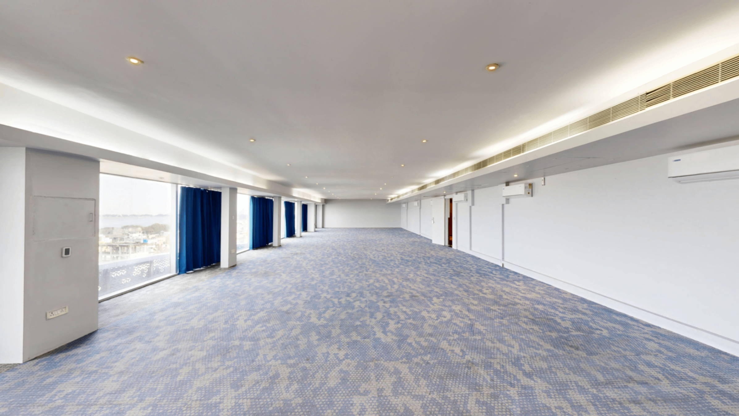 Panaromic Hall