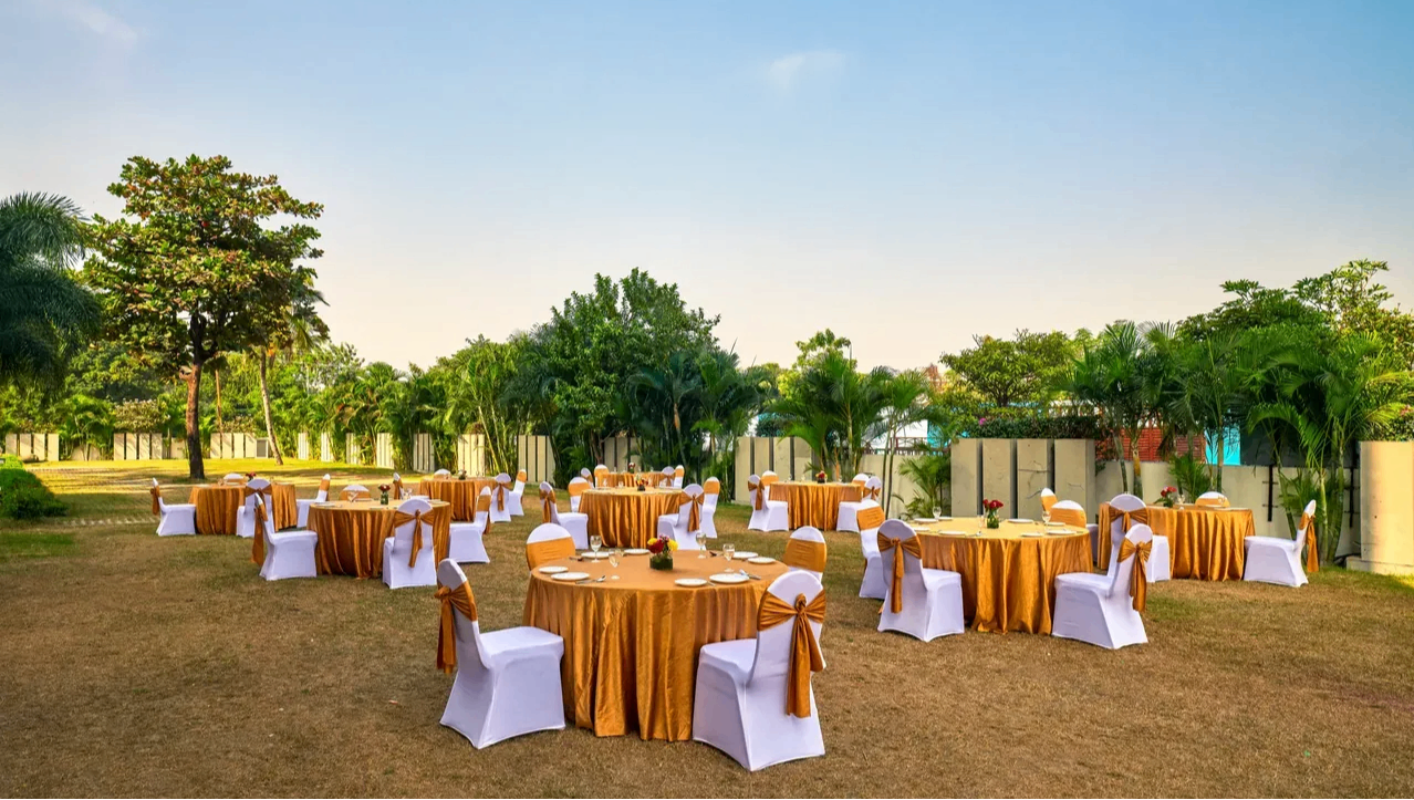 Vatika Lawn