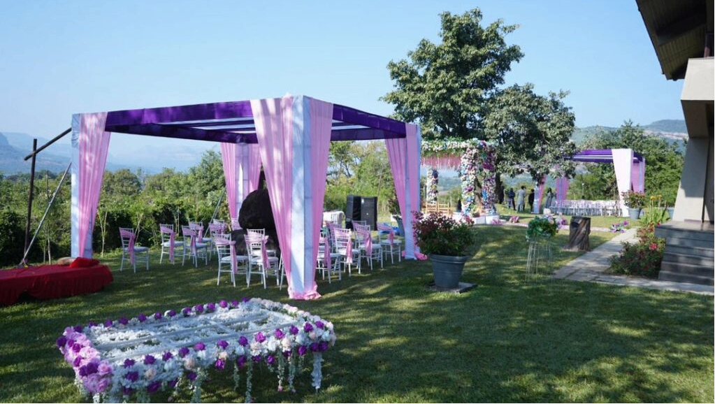 Audumbar Lawn