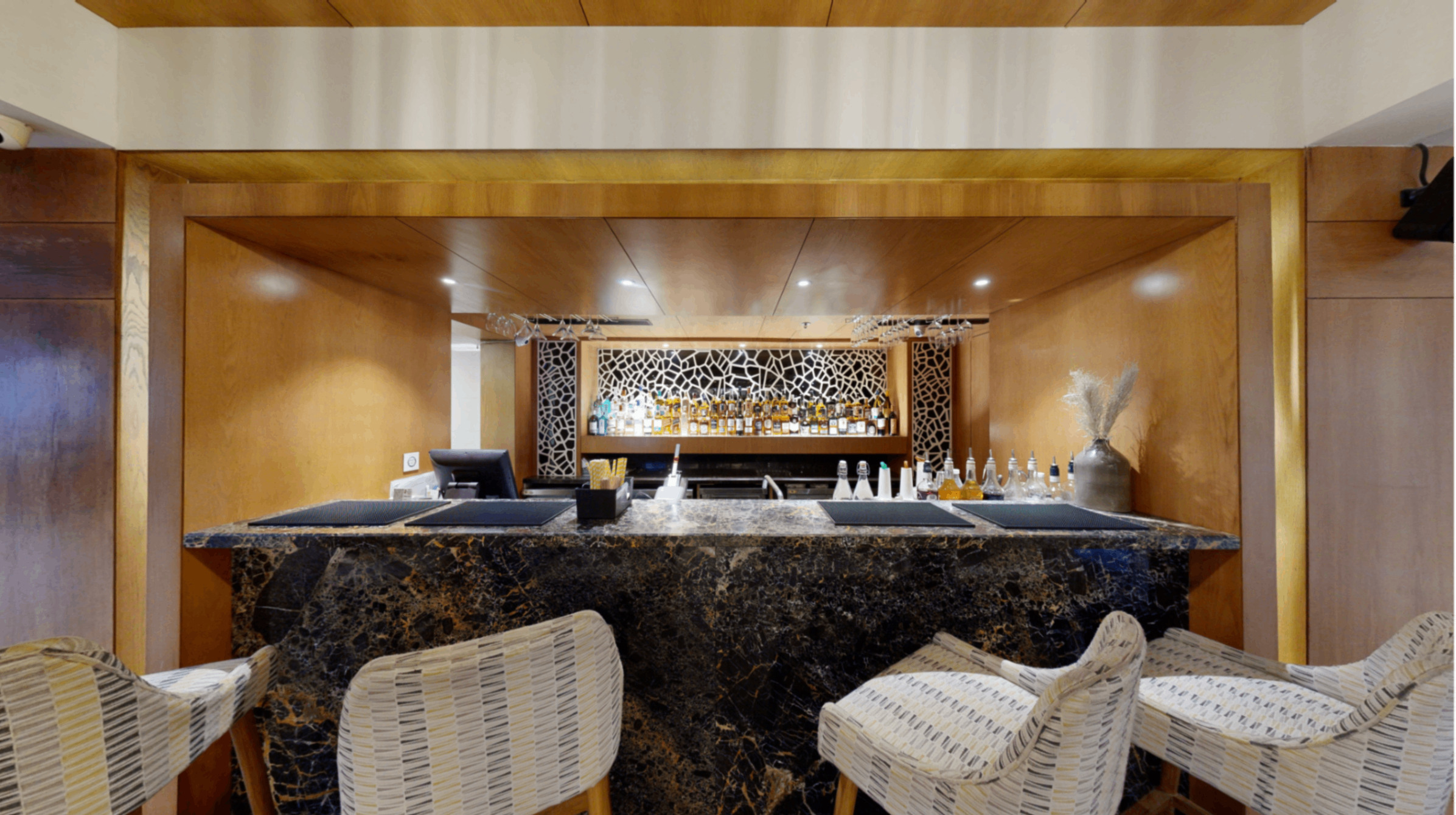 Skyeline Bar