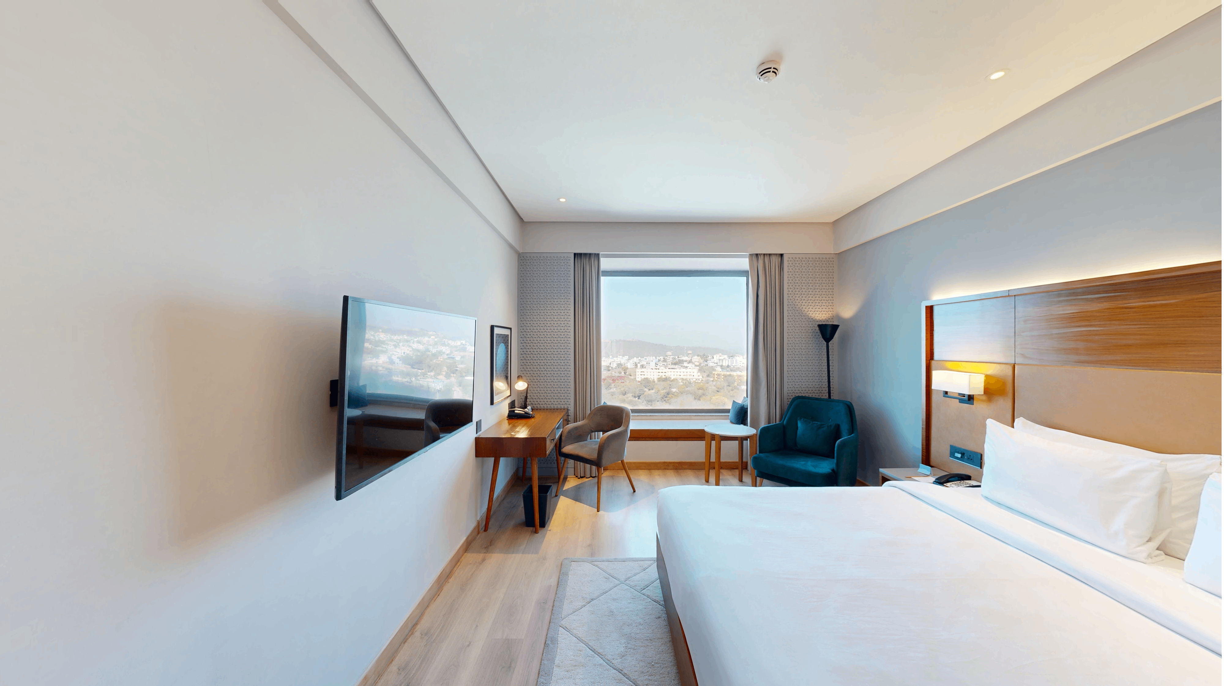 Superior Room with Statue View