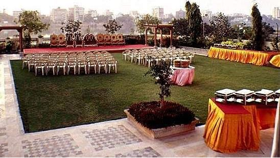 Alfresco Lawns Facing the Sabarmati River