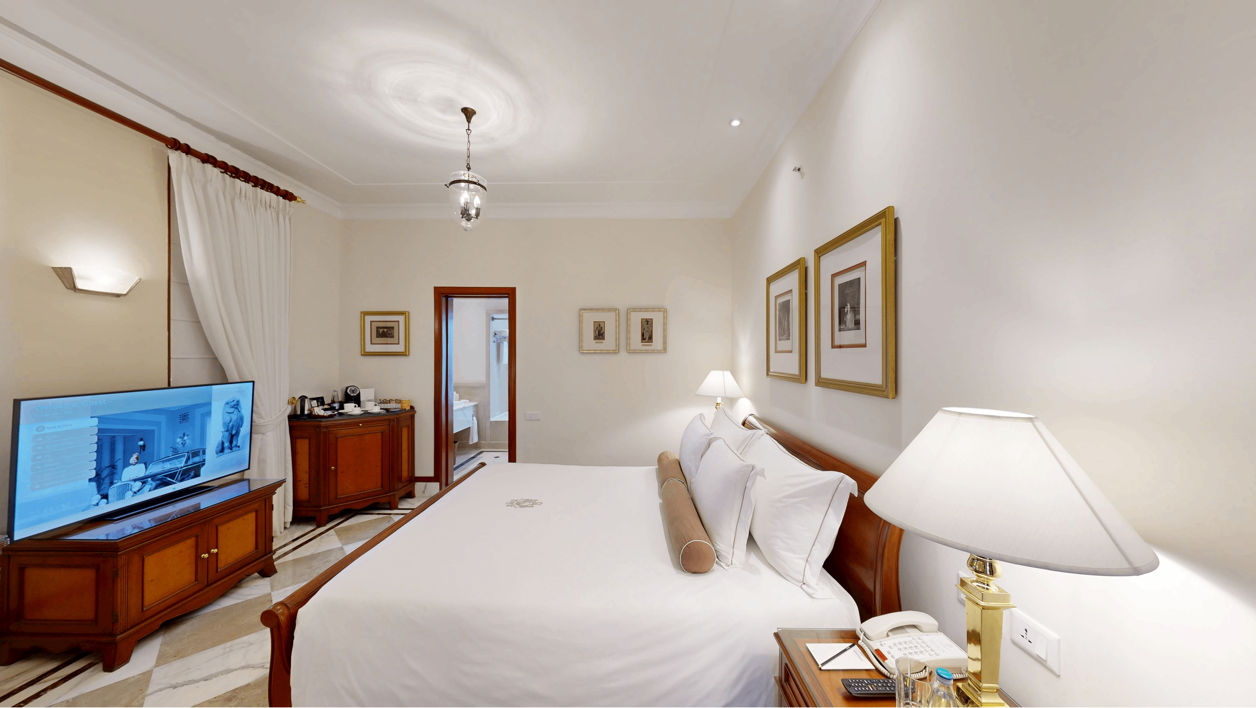 Heritage King room 