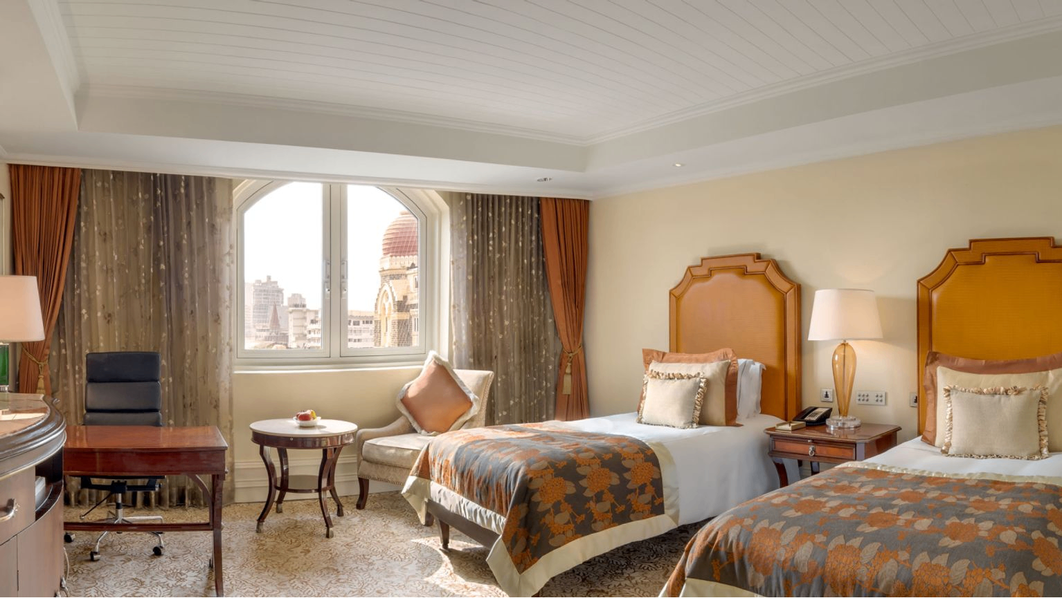 TAJ CLUB ROOM CITY VIEW KING BED