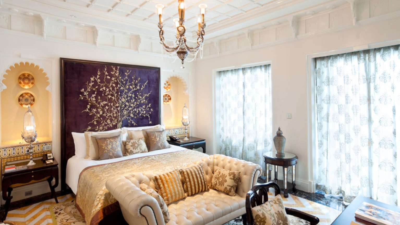 SIGNATURE SUITE