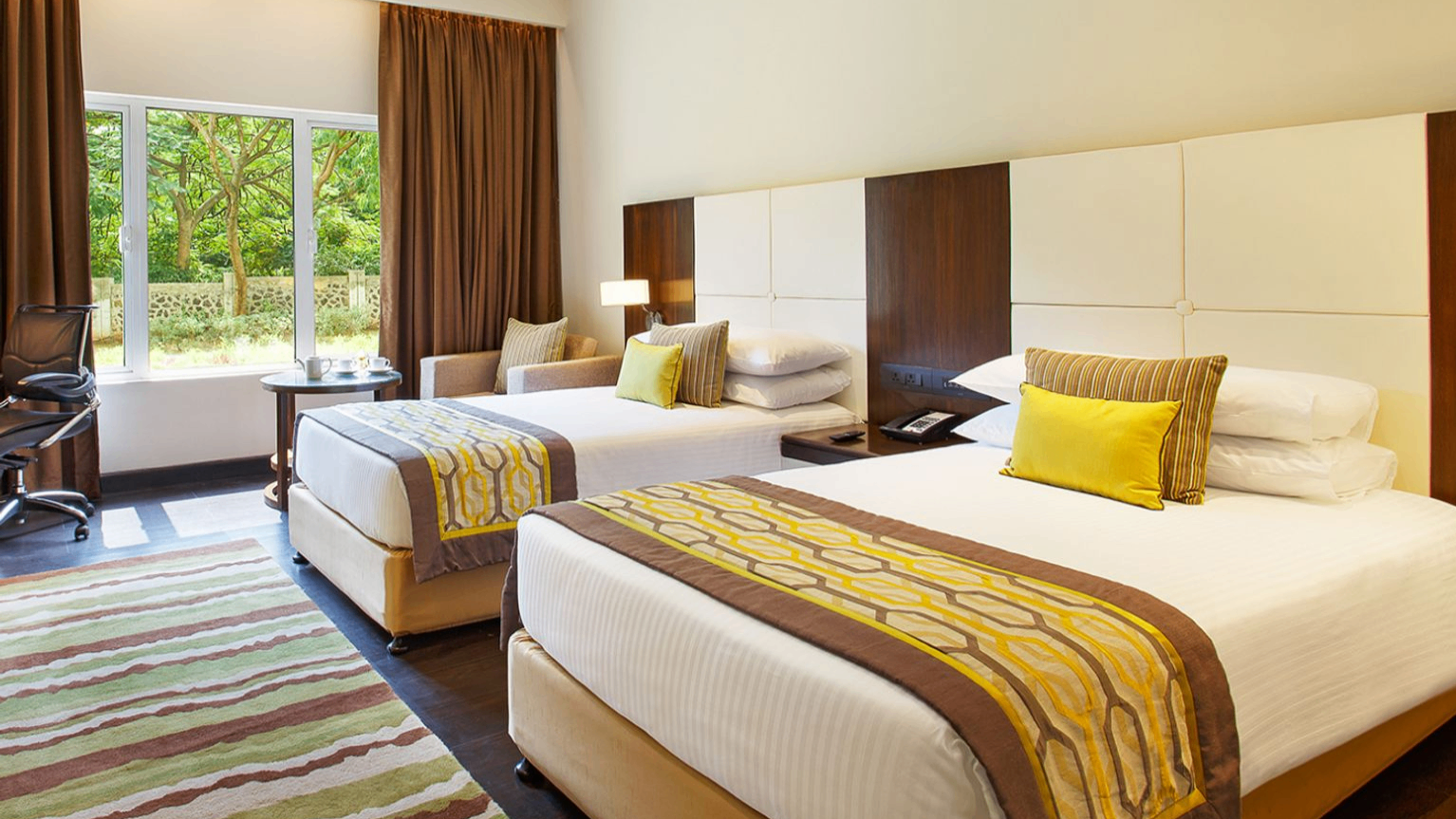 EXECUTIVE ROOM TWIN BED WITH BALCONY