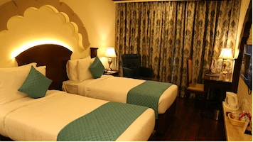 Deluxe Twin Bed Room