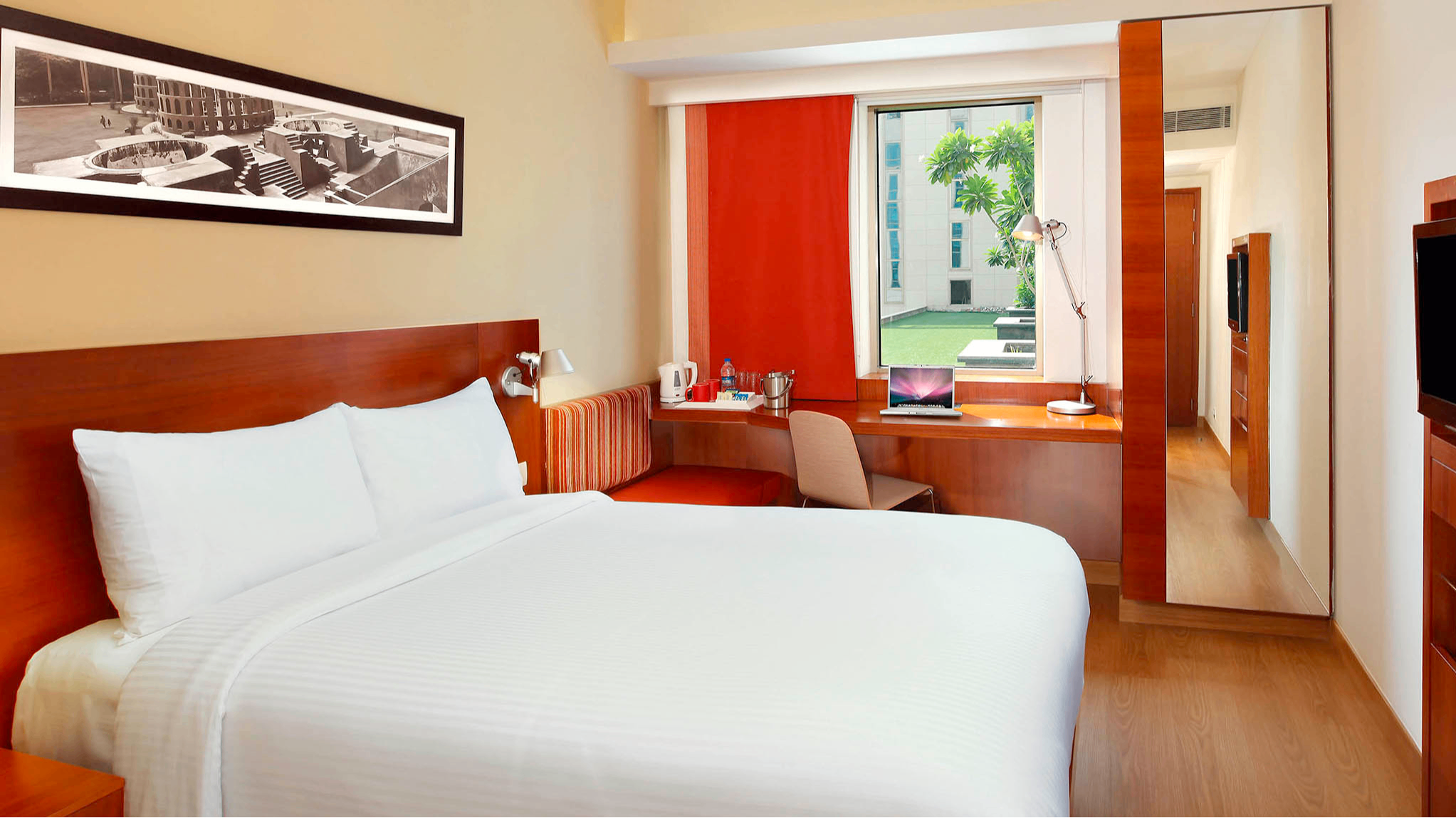 Standard Room Queen Bed