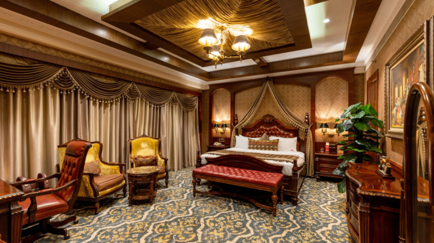 PRESIDENTIAL SUITE