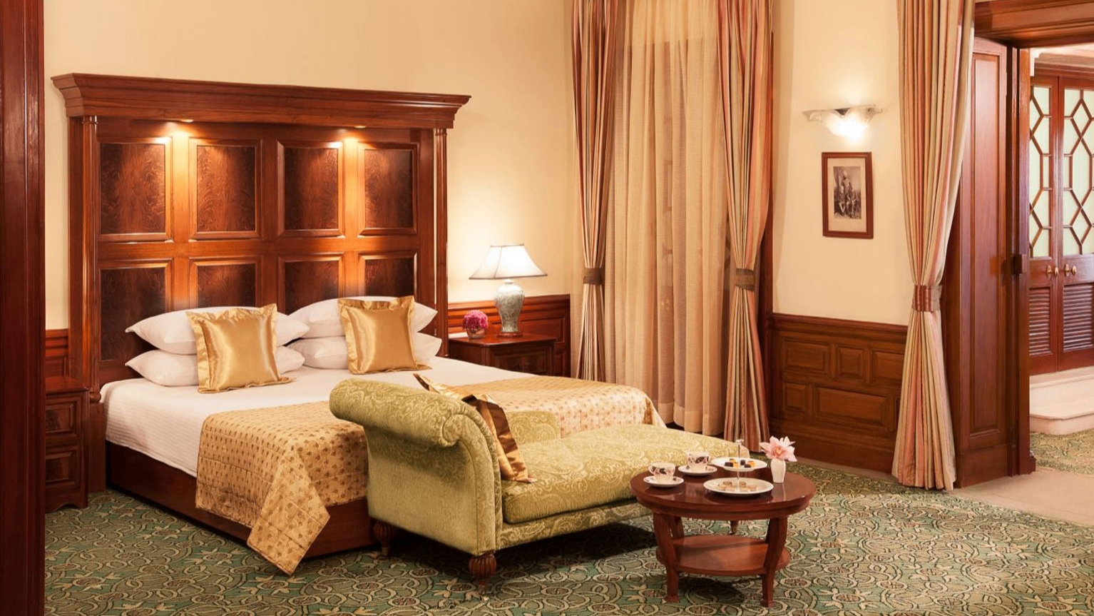 GRAND ROYAL 1 BEDROOM SUITE