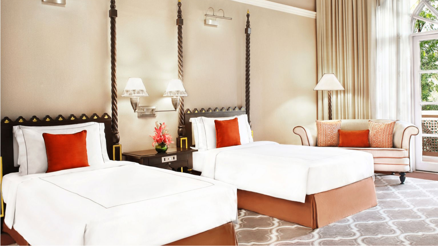 LUXURY ROOM POOL VIEW TWIN BED