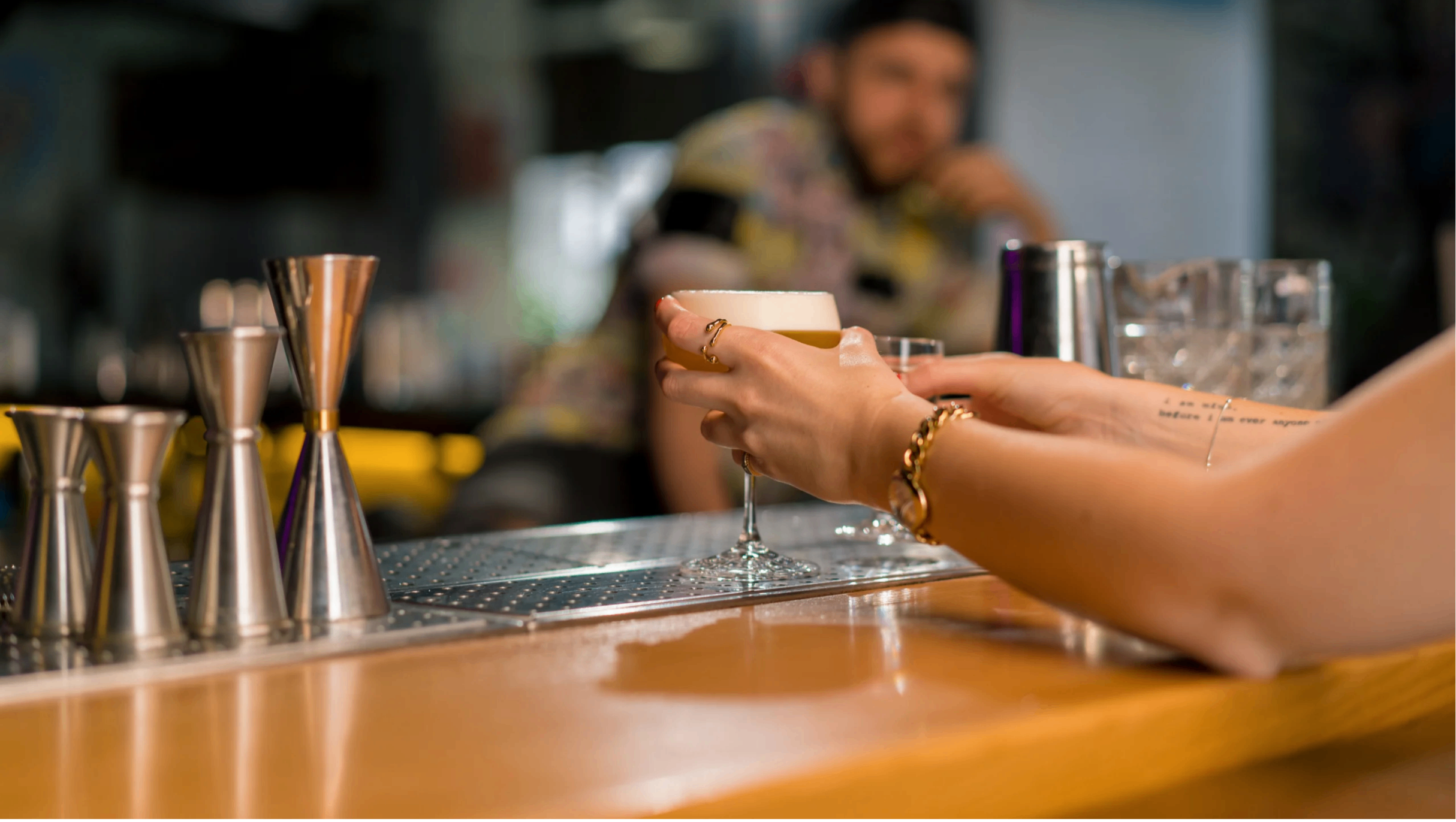 Poee e Co - 24x7 Bar E Eatery