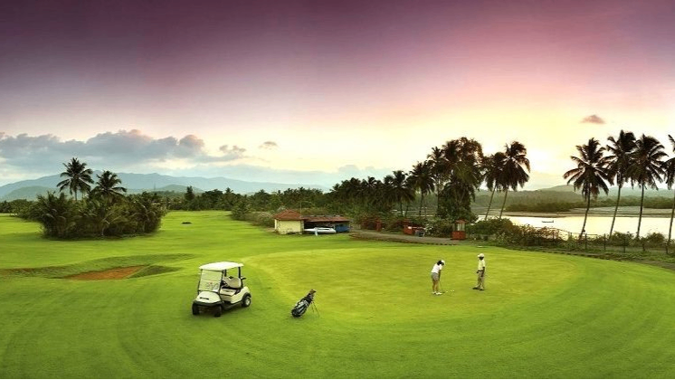 International Standard Double-T9-hole links golf course