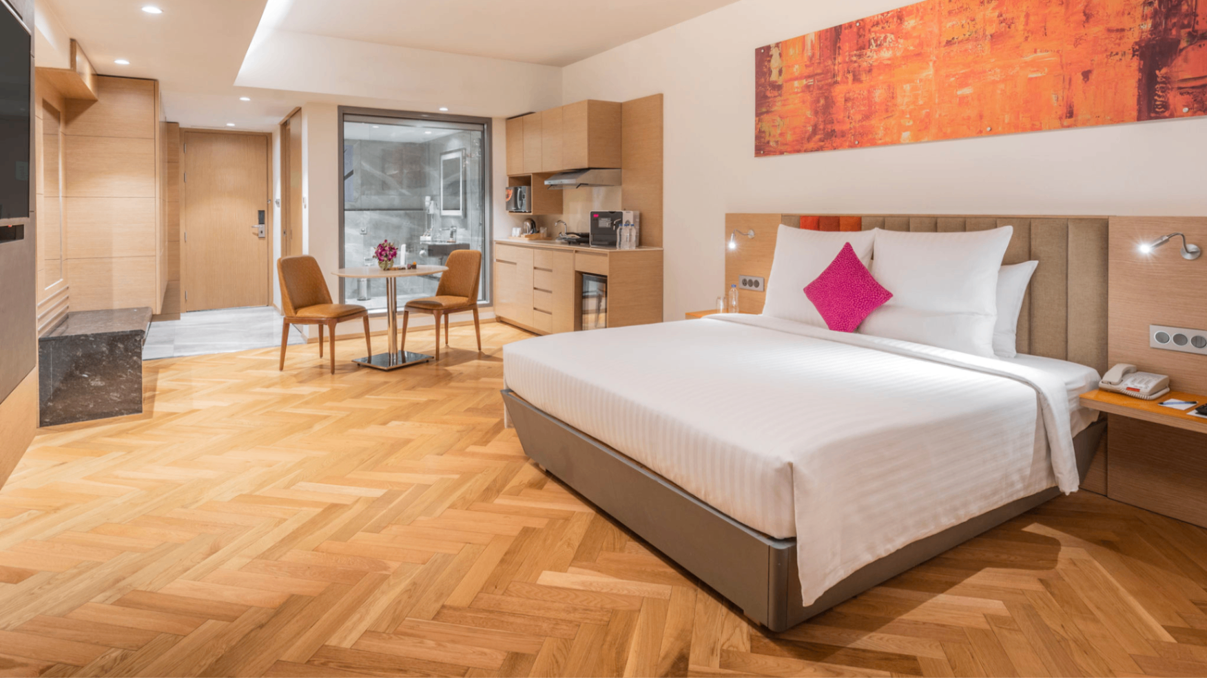 Premier Room - Queen Bed