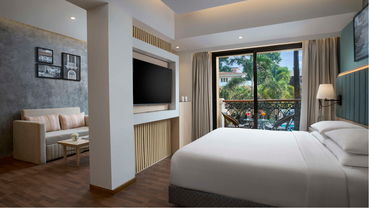 Junior Suite - Pool View