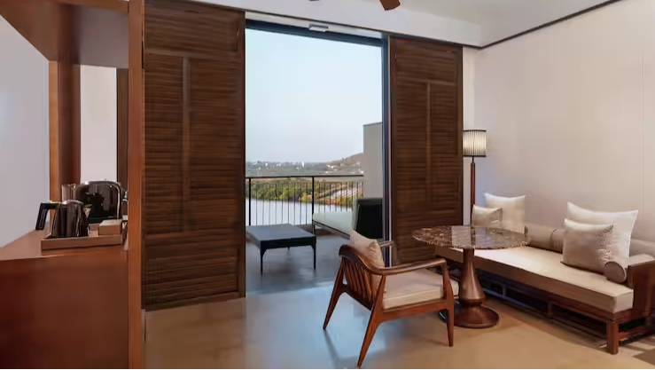 King Dlx Riverview Room with Sitout Balcony