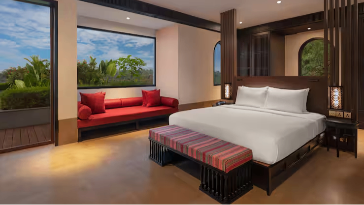 King Deluxe Riverview Suite with Plunge Pool