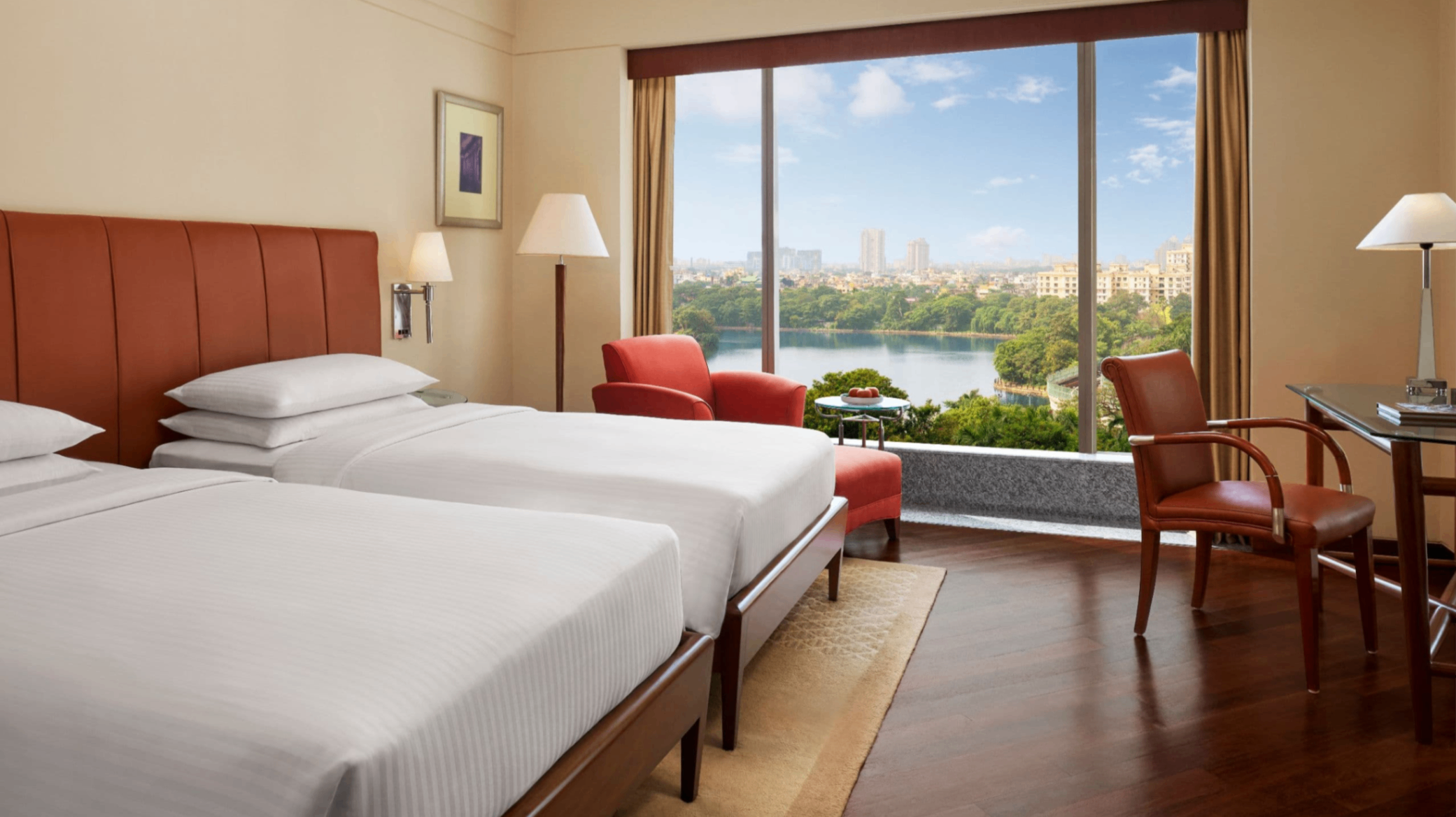 2 Twin Beds with Club Access