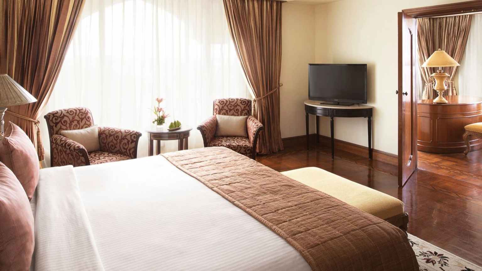 LUXURY TERRACE SUITE