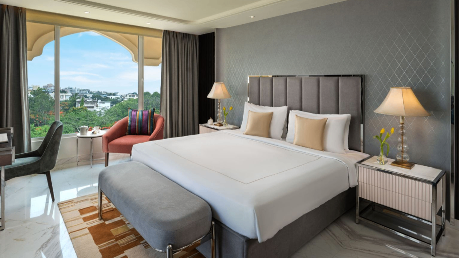 GRAND LUXURY TERRACE SUITE