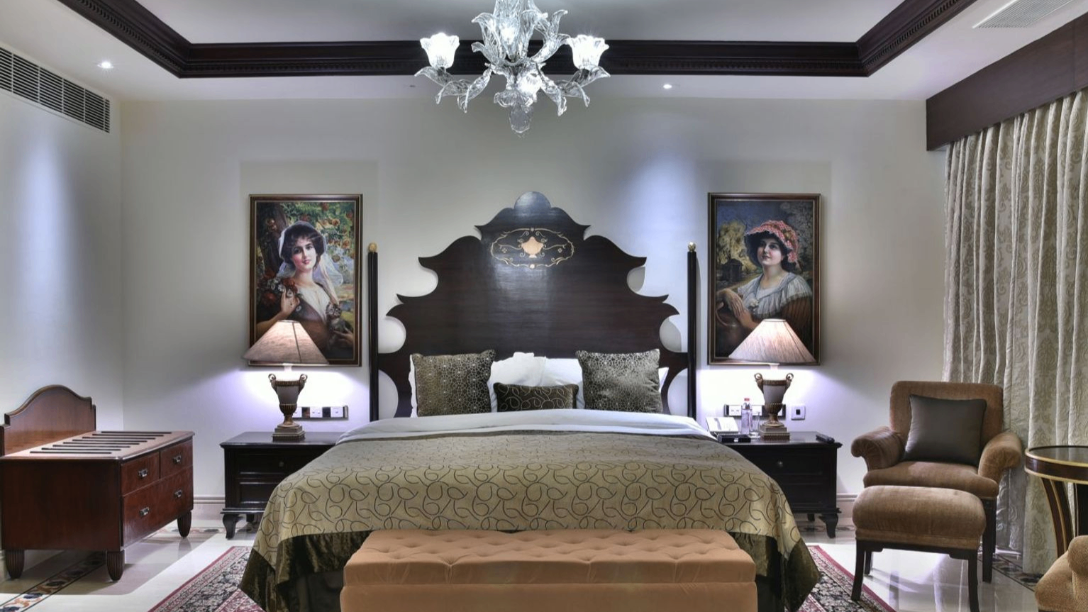 PRESIDENTIAL SUITE